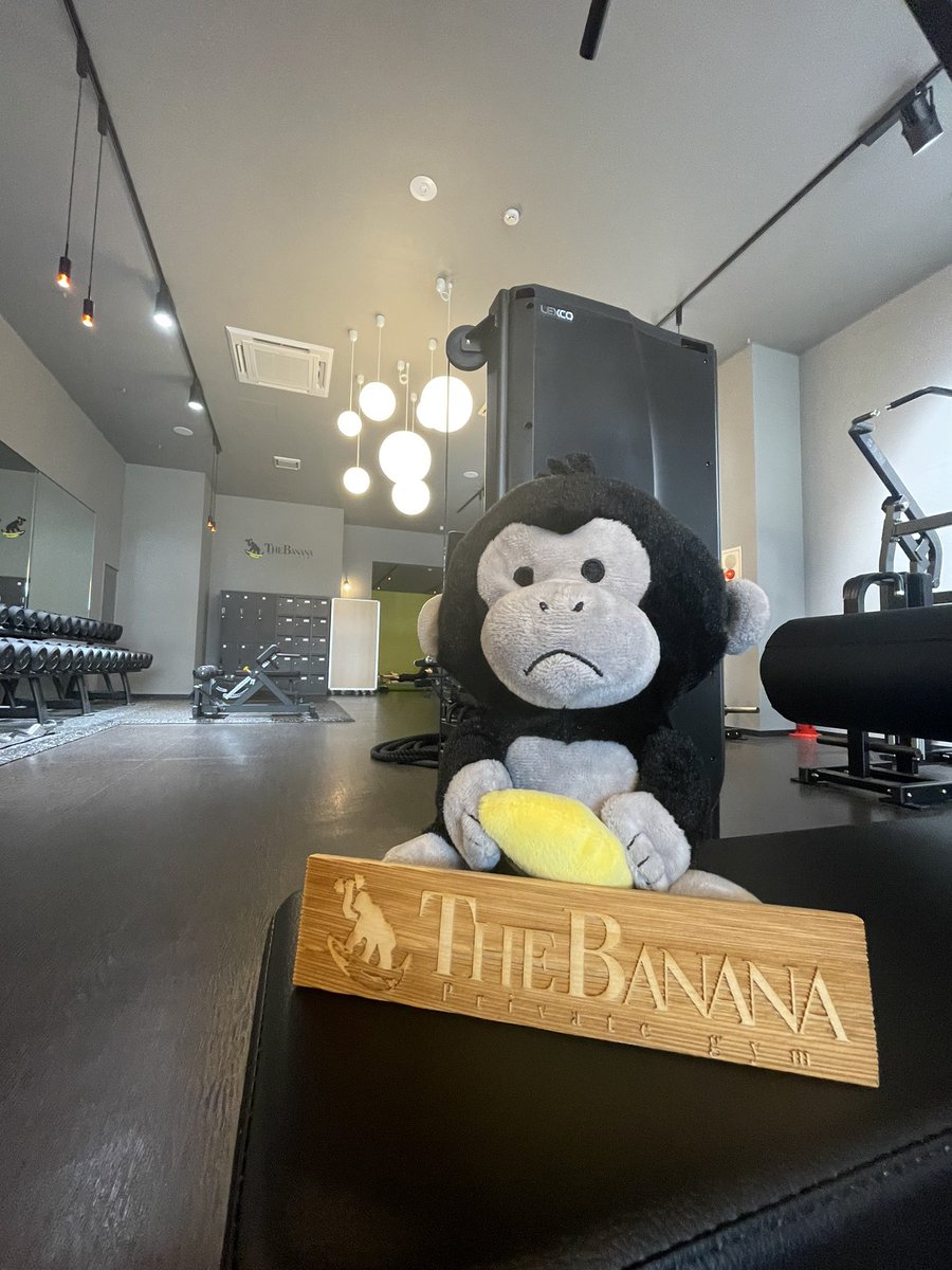 KimiWorkout's tweet photo. 法人会員の企業様からプレゼントをいただきました🤗

木材にTHE BANANAロゴを印刷したもの😳

細かな文字までしっかりと再現されています❗️

いろいろな物に特殊な技術で加工されている@7office3株式会社様。

おしゃれな内装にオリジナルインテリアにも、企業イメージが伝わる名刺作りにピッタリ🤩 https://t.co/N27xsxyDZT