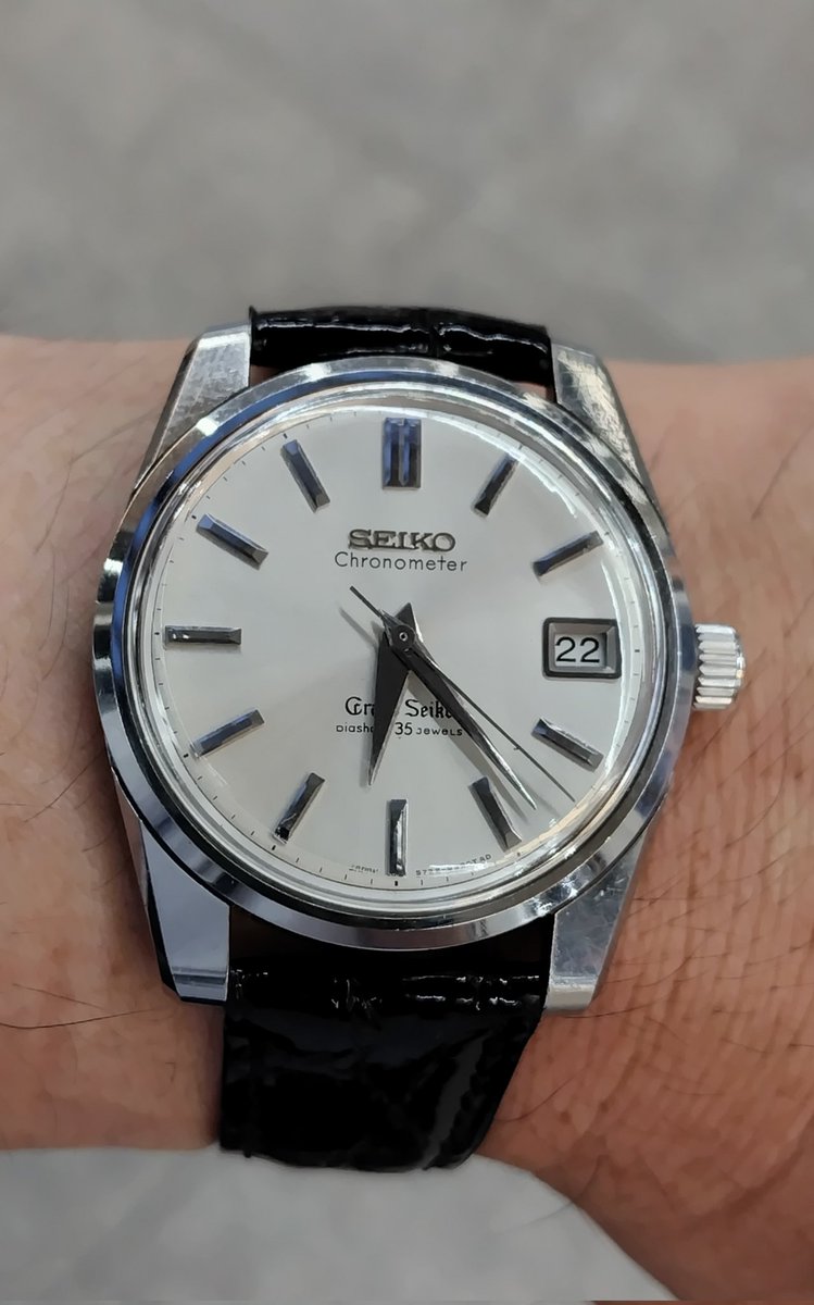 chronotron2's tweet photo. 生まれ年生まれ月のグランドセイコーセルフデータが手元にやって来ました😆
歳がバレますねえ😅
#グランドセイコー #グランドセイコーセルフデータ #GS2nd #バースイヤーウォッチ https://t.co/3doyOYAnij