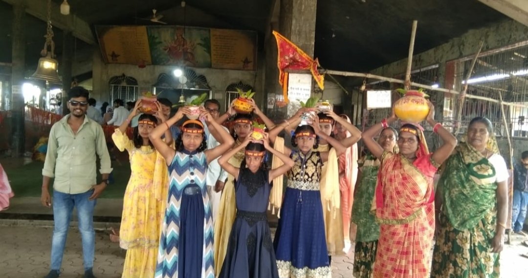 prochhindwara's tweet photo. #माचागोरा समूह जल प्रदाय योजना के अंतर्गत पेयजल आपूर्ति से लाभान्वित होने वाले 7 विकासखंडों के सभी 711 ग्रामों से तिथिवार जल कलश यात्राएं निकाली जा रही हैं।
#JalJeevanMission
#machagora
#procwa
#छिन्दवाड़ा
#JansamparkMP https://t.co/8KM7JMpvR7