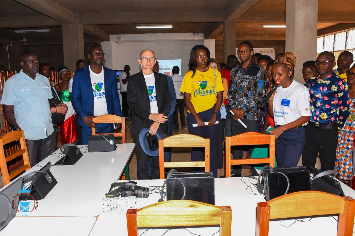 Gitega's tweet image. Inyuma yo kuganira na Buramatari, @ClaudeBochuEU yaciye agendera kaminuza y'ubuhinga ya Gitega @UPGBurundi aho huguruwe icese Ikigo c'ubushakashatsi gifasha urwaruka kwungura ubwenge n'ubumenyi #IDEASBOX, mubijanye no kwironderera akazi no gushira ahabona indoto zabo . #Burundi