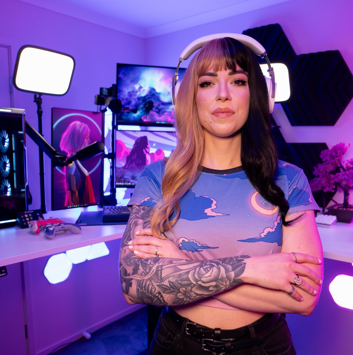 imfallfromgrace's tweet photo. What do you want YOUR Legacy to be? 🤔👑

I'd love to be remembered as a badass woman in tech who can kick your butt in-game, or in the gym. I hope that by representing for women in games, I'm making it easier for those who will come after me ✨

#ForgeYourLegacy @CORSAIRANZ #ad https://t.co/dbFs2o4rgA