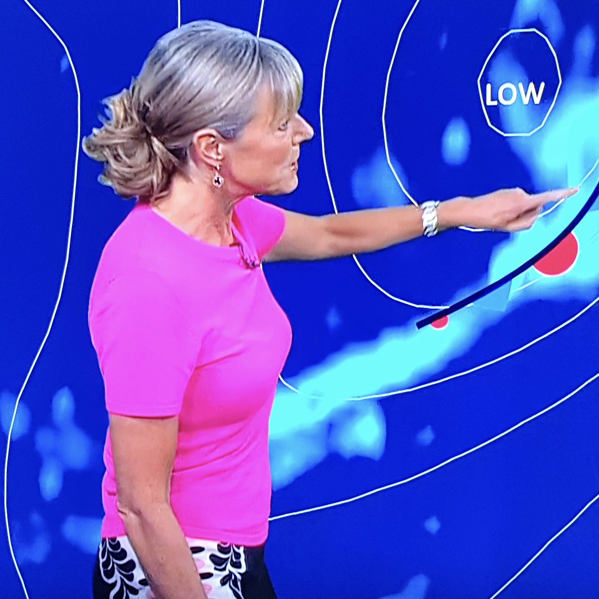 Louise Lear
Presenting BBC weather
#louiselear #bbcweather