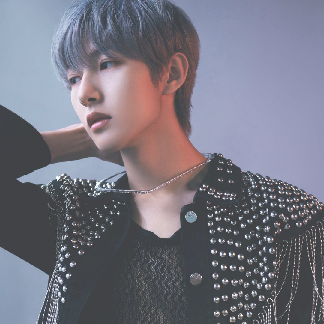 futuremelodies's tweet photo. Ghost Of You
a #renhyuck Filo au

Two rival entertainment agencies decided to debut their soloists on the same month. Hæchán is confident that the new mysterious soloist isn't a threat to his career. But what if a ghost from the past comes back? https://t.co/KUxZboYYIf