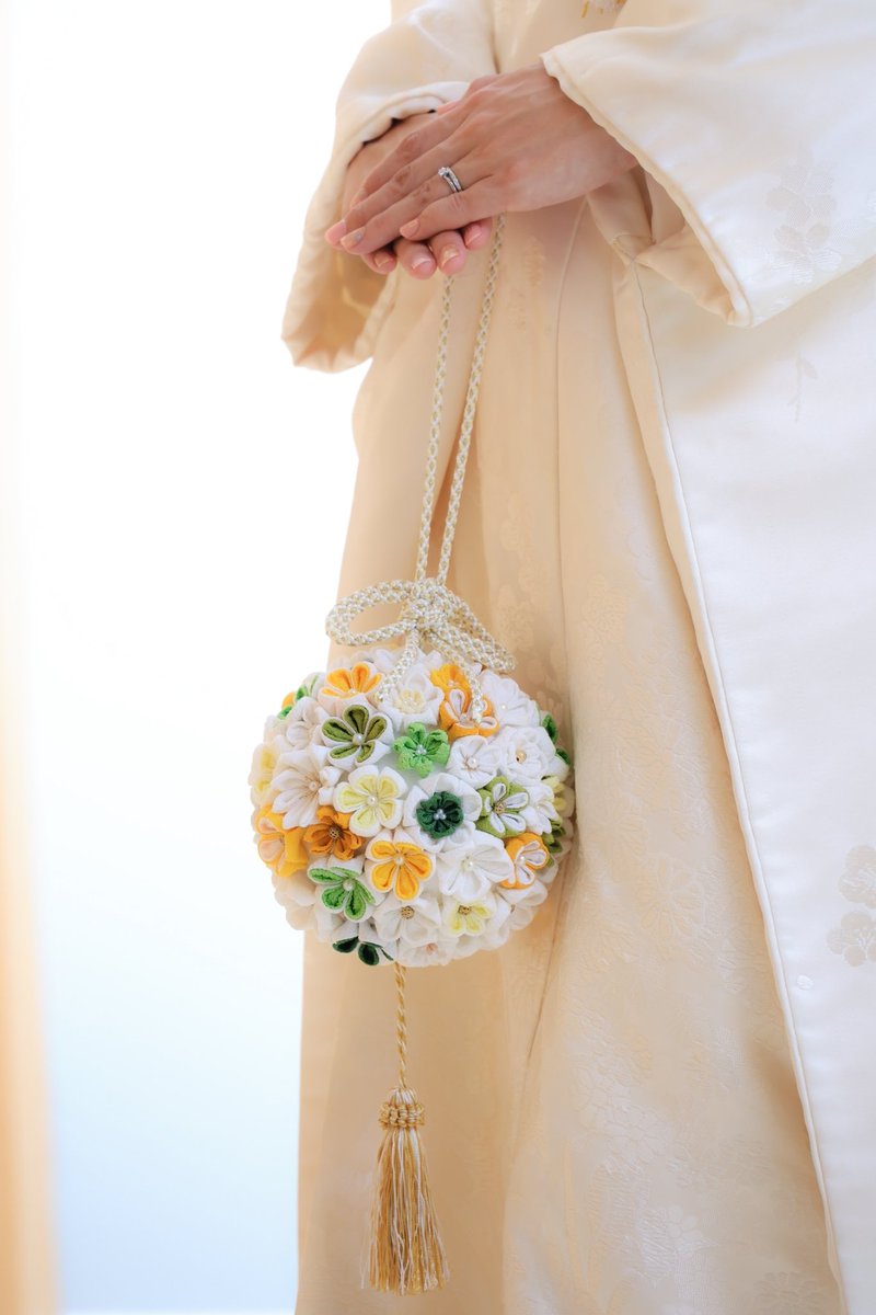 ちょうど３ヶ月前！
５月に和装前撮りをしました〜😊
(何となく今さらの投稿(笑))
お気に入り写真が沢山！
家族とも写真撮れて大満足でした💕
楽しかった〜😍
色打掛も白無垢も着れて満足👘