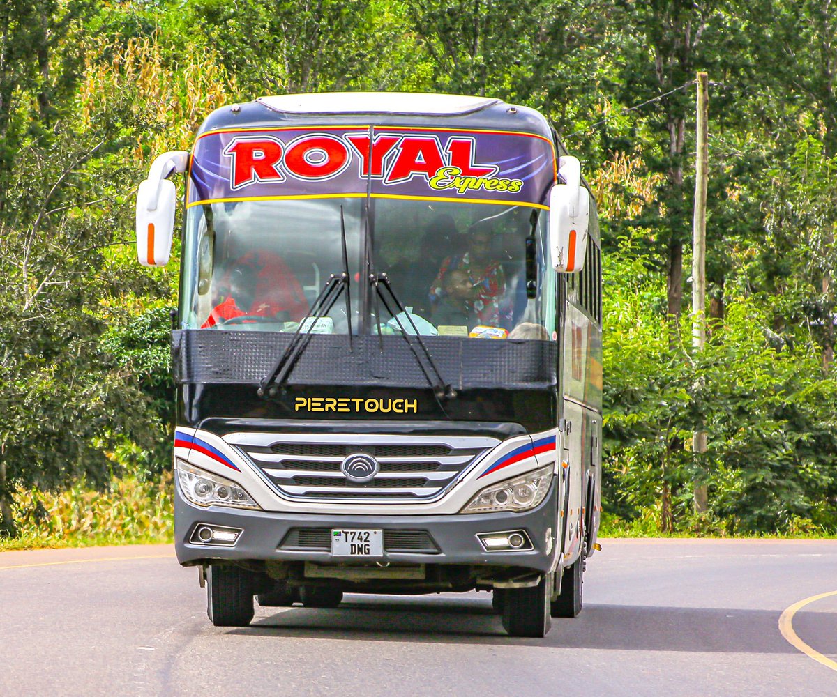 sns_motors's tweet photo. Wakati wa kusafiri na #Mfalme uhudumiwe #Kifalme, hivi lile la admini ni lipi? @royalexpress22 pia fanya la wanazi nalo lisikosekane 😀 https://t.co/qyOpmq3Psn