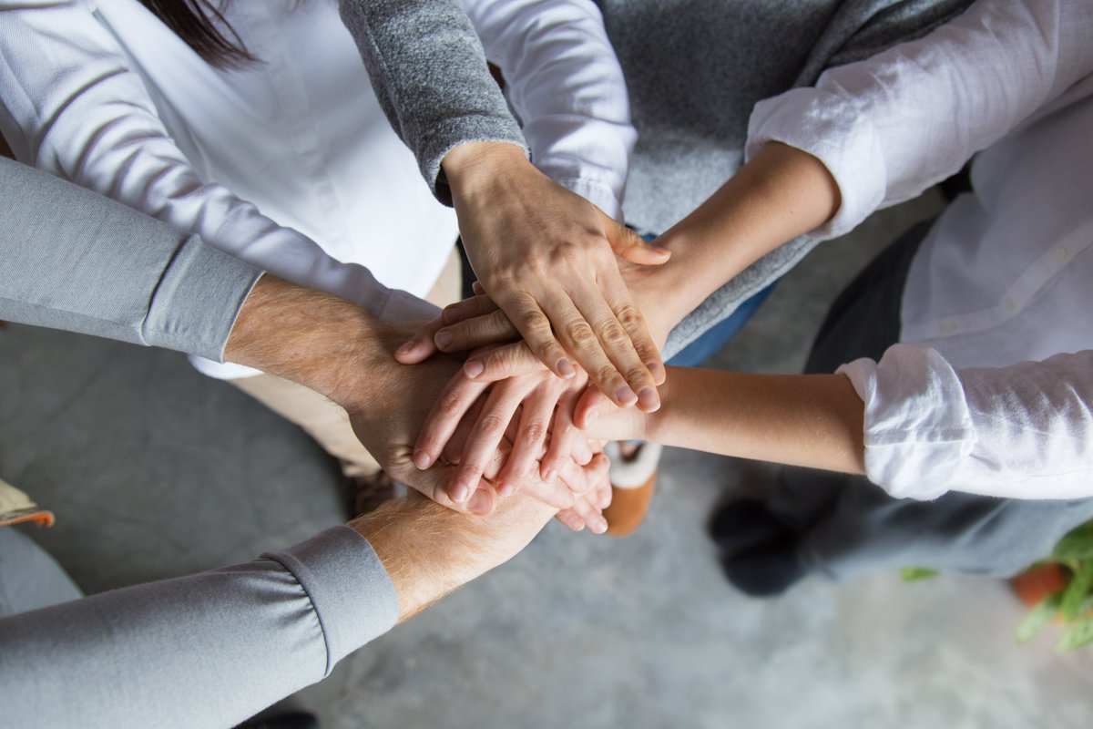 MutuaUniversal's tweet photo. ℹ ¿Sabes como motivar a tu equipo de trabajo?
El trabajo en equipo es esencial en la empresa.
Enlace a nuestro #BlogUniversal donde os dejamos una serie de herramientas que os ayudarán a motivar a vuestro equipo de trabajo ➡ https://t.co/8eLlNAmWJs https://t.co/58GP0lDRBk