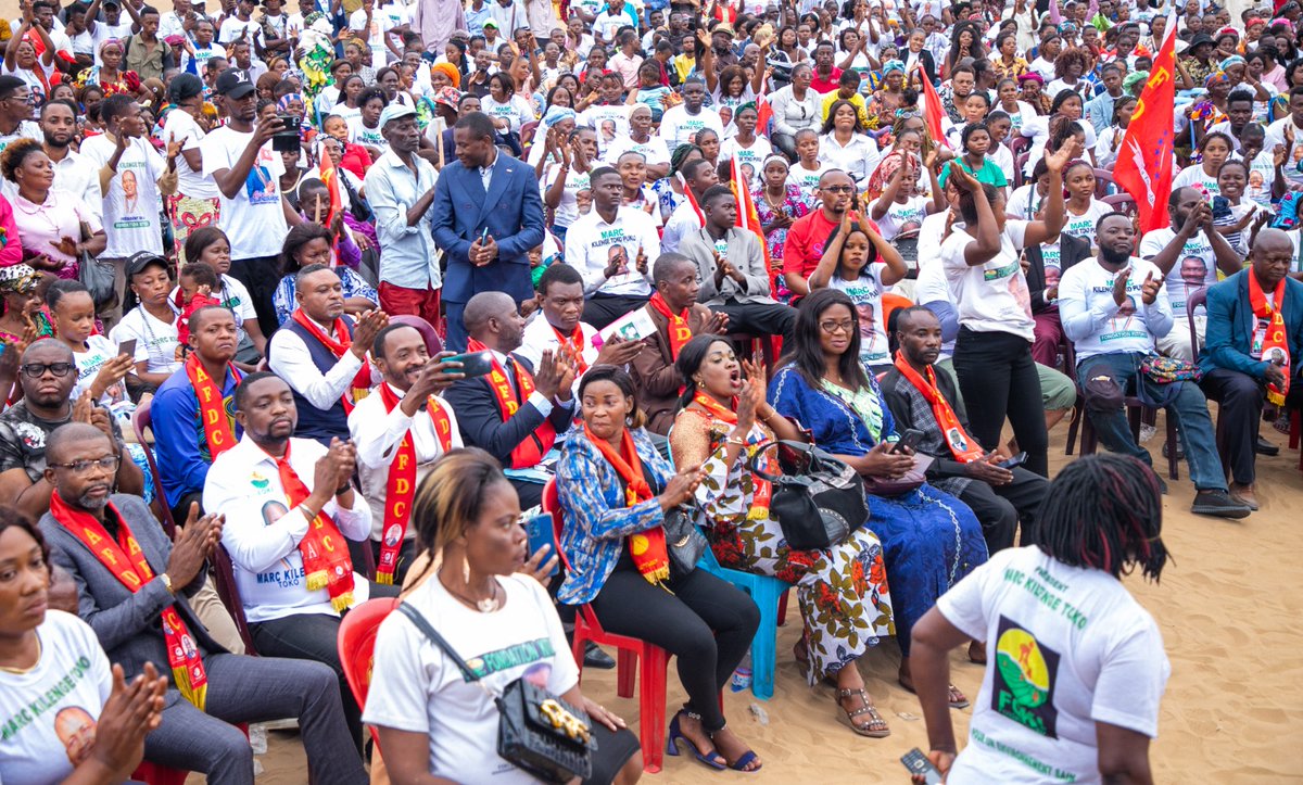 Le dimanche dernier, alors que bcp font le tourisme à la nsele, le Président national de l'AFDC travaille. Il descend sur terrain, organise son parti et prépare les élections. Quand il va récolter des fruits de son travail, "on "va chercher des boucs émissaires. Ici On travaille