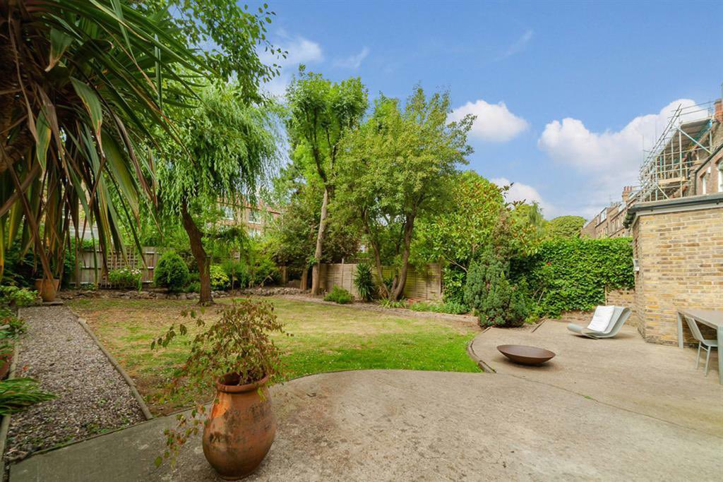 TO RENT 🔐

📍 Greencroft Gardens, London, NW6

📞 Call us on 0207 431 4777

#property #tolet #lettings #viewing #NW6 #home #let #rent #renting #london #torent #estateagent #apartment