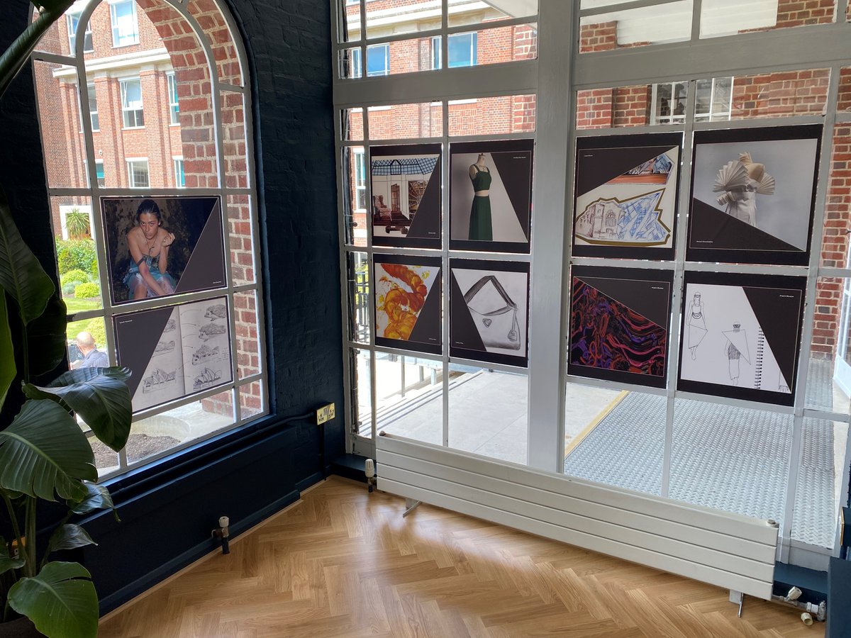 ThinkAmbientFR's tweet photo. Nous aimons recevoir des images et des commentaires agréables. La Regent's University London a utilisé ADTAC pour exposer les travaux de ses étudiants lors lors du défilé de fin d'année de la Foundation Fashion &amp; Design. Lisez notre article de blog ici : https://t.co/OTXkDKvP23 https://t.co/psNQdUS2Sn