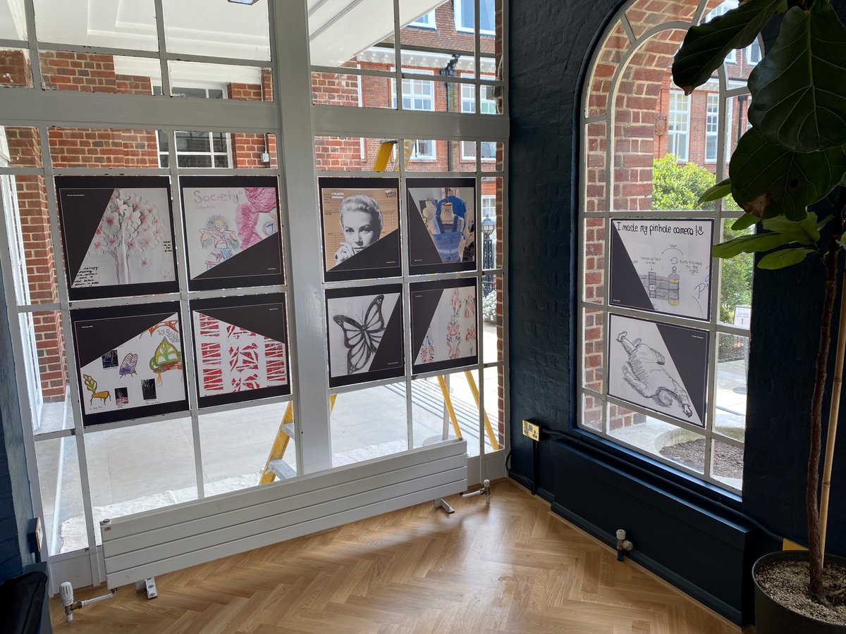 ThinkAmbientFR's tweet photo. Nous aimons recevoir des images et des commentaires agréables. La Regent's University London a utilisé ADTAC pour exposer les travaux de ses étudiants lors lors du défilé de fin d'année de la Foundation Fashion &amp; Design. Lisez notre article de blog ici : https://t.co/OTXkDKvP23 https://t.co/psNQdUS2Sn