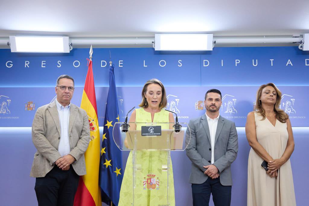 🤝 Firma del acuerdo entre <a href="/coalicion/">Coalición Canaria</a> y <a href="/ppopular/">Partido Popular</a>.

Un acuerdo donde se recoge la hoja de ruta de las necesidades de Canarias y el firme compromiso de <a href="/NunezFeijoo/">Alberto Núñez Feijóo</a> con nuestro archipiélago.