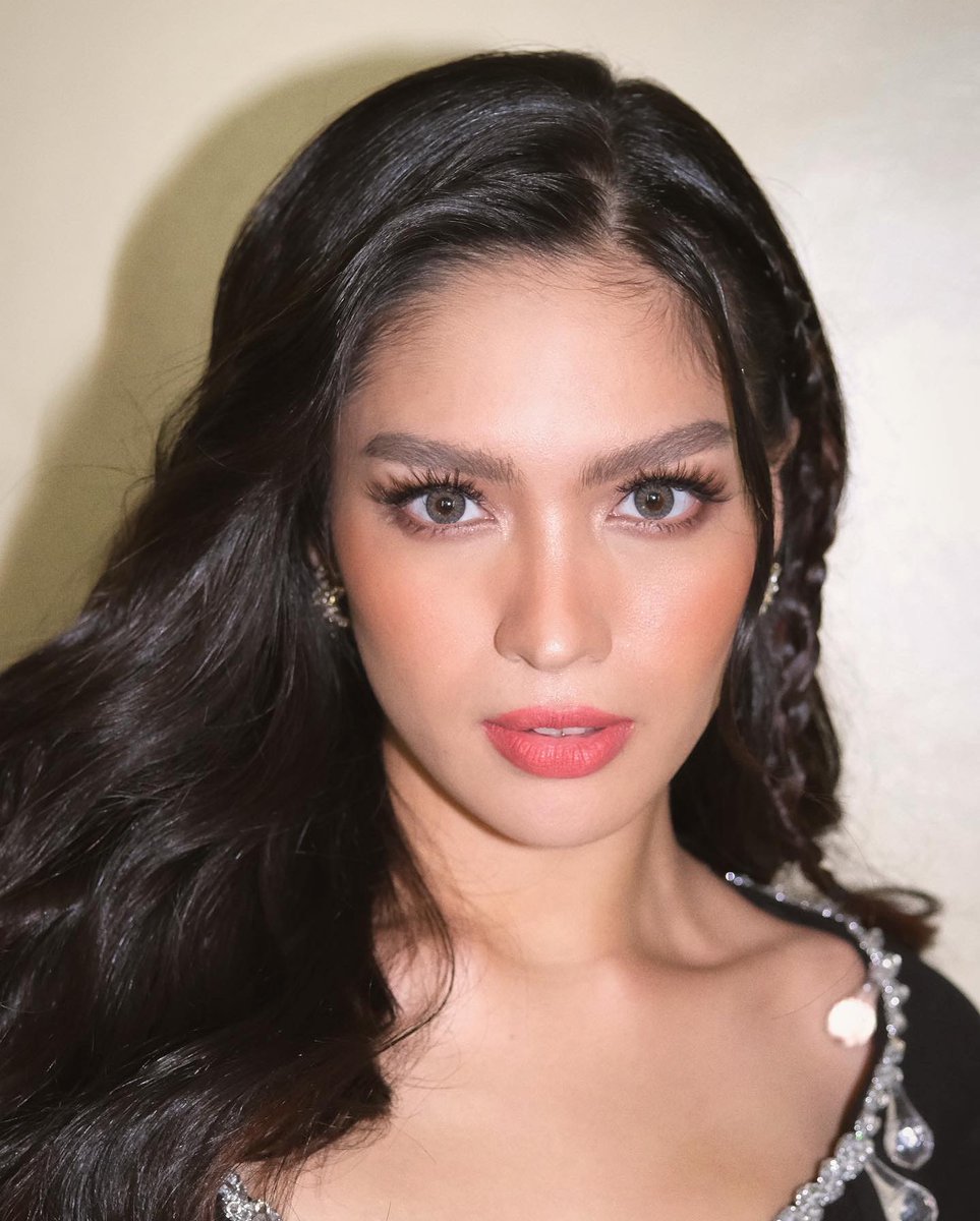 teamjaneunified's tweet photo. #repost @effieinigo
__
look at that face! ๐ @janeoineza
#janeoineza
#celebrityglamph
#egomakeup #makeupbyeffiego
#hairbyjerryjavier
styled by @paulxsese @nickomonmac
#makeup #beauty #skin #beautymakeup #freshlookph @freshlookph @faboulash #faboulash https://t.co/Wny8YVTzI9
