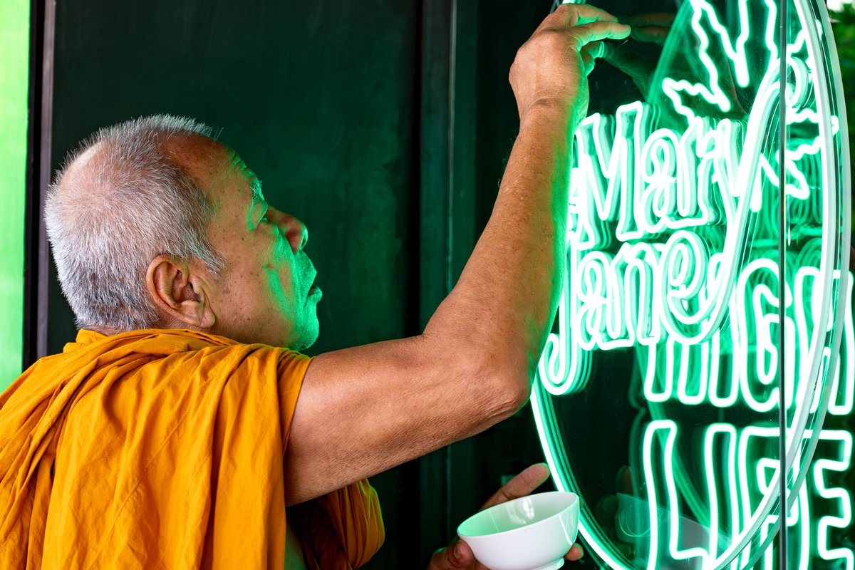 One of the best parts about living in #thailand is observing the merging of traditional and 'modern' cultures. Watching monks bless Cannabis shops, Starbucks, and Esports events is fascinating. Like being part of a cultural transition.