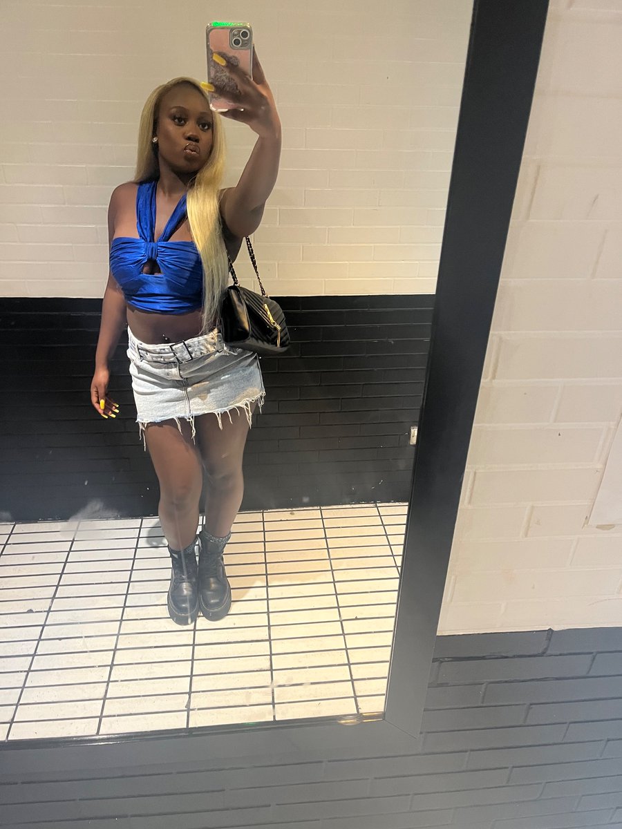 badblm's tweet photo. Blondieee🫶🏾🌸 https://t.co/AxJxAC9N7k