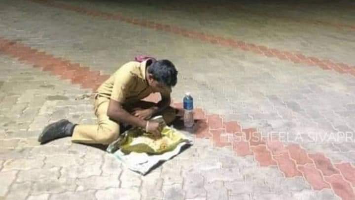 #बेसहाराहरियाणापुलिस हरियाणा पुलिस। रात होते हीं पूरी दुनिया सो जाती है,
बस पुलिस जागती है।
जनता की सुख-चैन के लिए,
वह अपना सुख चैन त्यागती है।