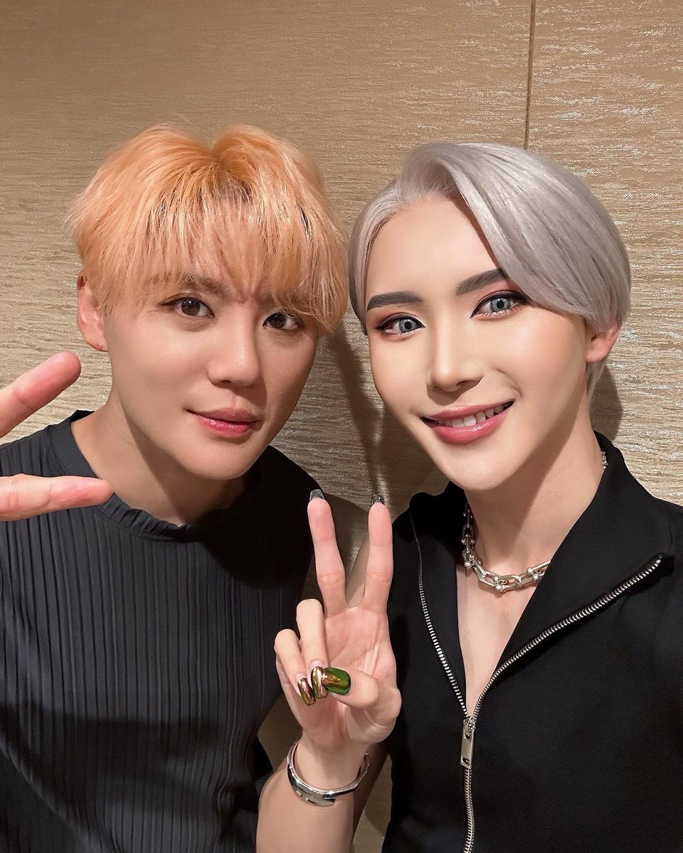 _kimgyutae's tweet photo. ジュンス様にまた会えたよ😭💖💖
13年間日本での活動を思い続けてくれてありがとう。いつも幸せと勇気をくれてありがとう。
今日13年ぶりにリリースされた日本語ソロ曲みんな5億回は聴いてね！！！ https://t.co/94hl2ARyoQ