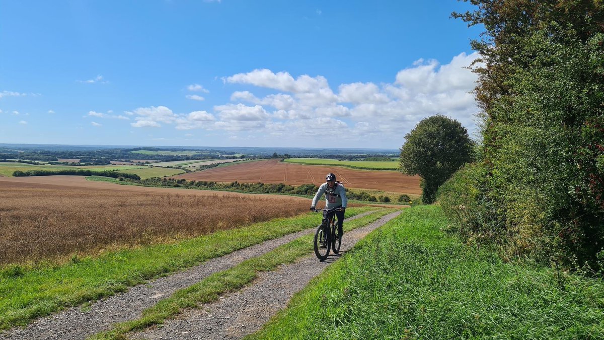 marmaladeMTB's tweet photo. We went west!
Last weekend, we enjoyed a ride around #CheesefootHead and the #Meon Valley.
So great to have so many regular Marmalade faces on this lovely ride with Sean, plus one newbie (Welcome to the family, Roy!).
And thanks to @hampshirebowman: a great pub for our base. https://t.co/FfoNvaqGgk