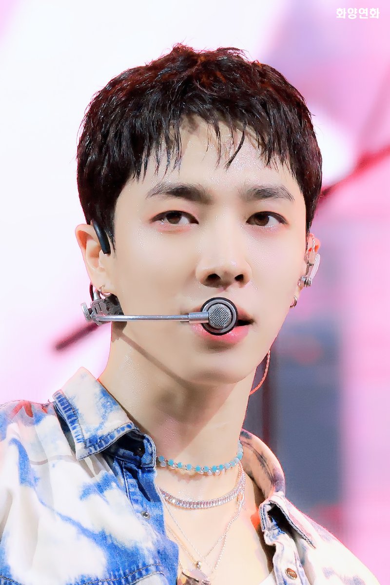 2023 0819 카스쿨 
오랜만에 봐도 여전히 귀엽고 멋있는 기광이
😍😊💚