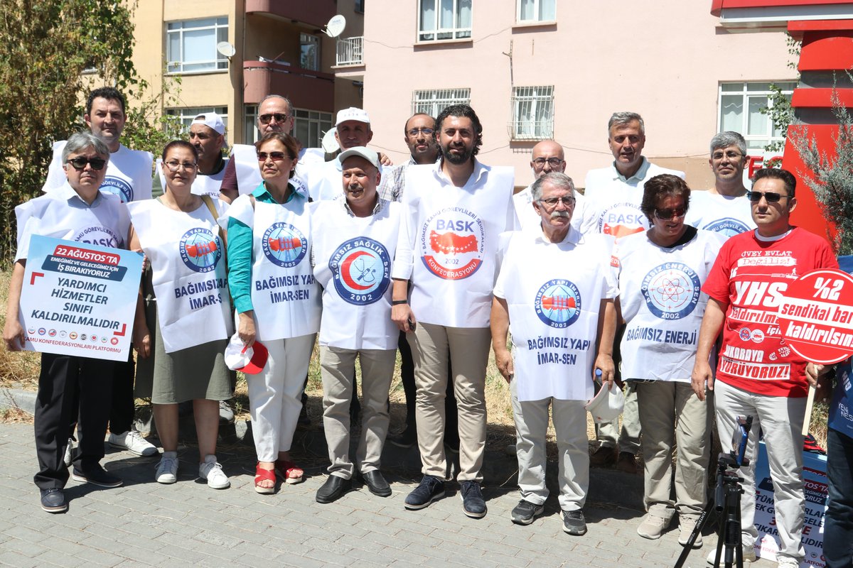 tecsen's tweet photo. Emeğimiz ve Geleceğimiz için BİRLİKTEYİZ Dedik !...
Ankara Çalışma ve Sosyal Güvenlik Bakanlığı Önünde ve Tüm İllerimizde Eş Zamanlı Olarak  İş Bırakma Eylemi ve Basın Açıklamasıyla Kamu Konfederasyonları Platformuna Bağlı Sendika ve Konfederasyonlar Tarafından Gerçekleştirildi. https://t.co/JFfy0roefT