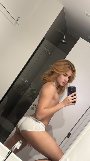 Algu&eacute;m a&iacute; ? 👀 https://t.co/F13GDza1xu