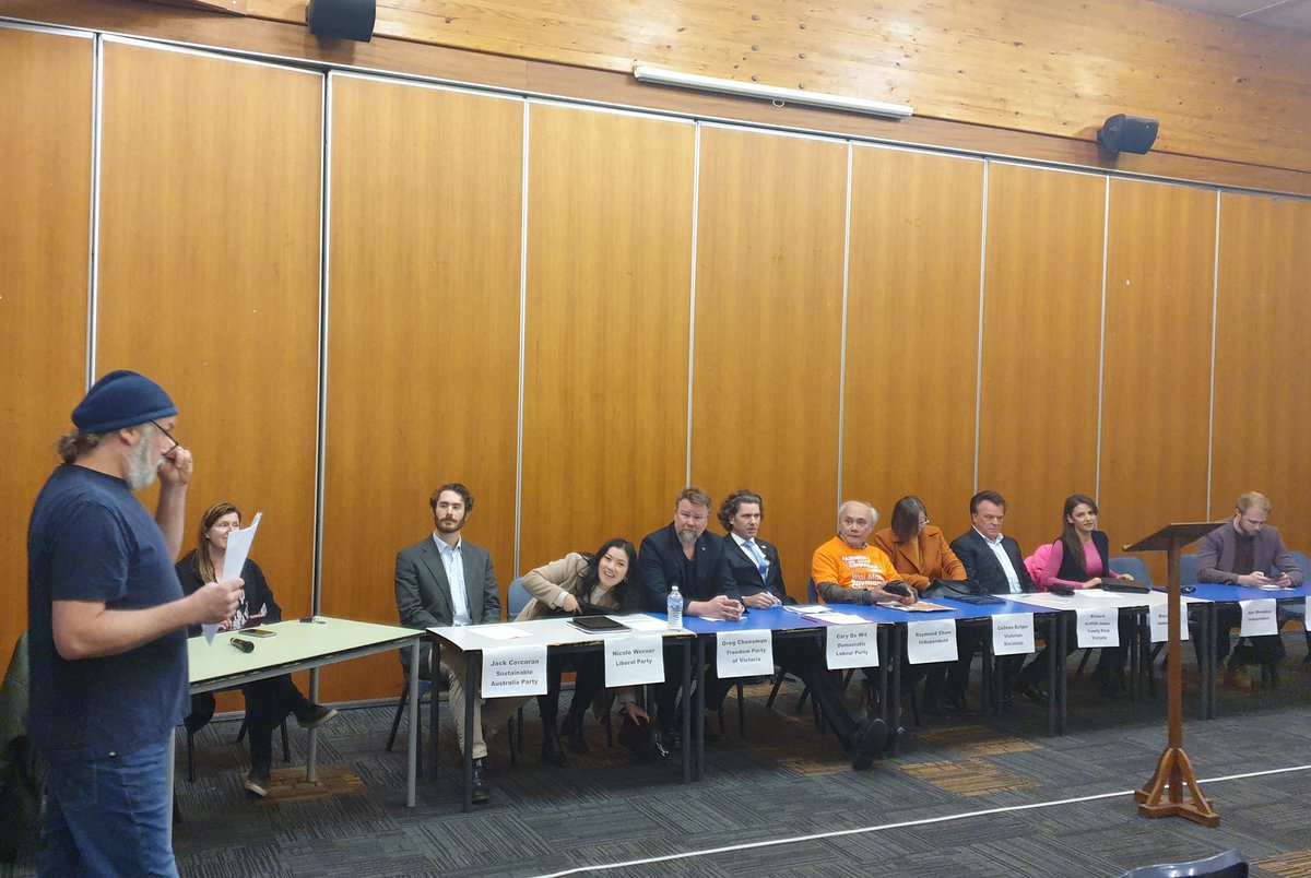 The #Warrandyte by-election candidate forum is on! Thanks to Park Orchards Ratepayers Association. #WarrandyteVotes