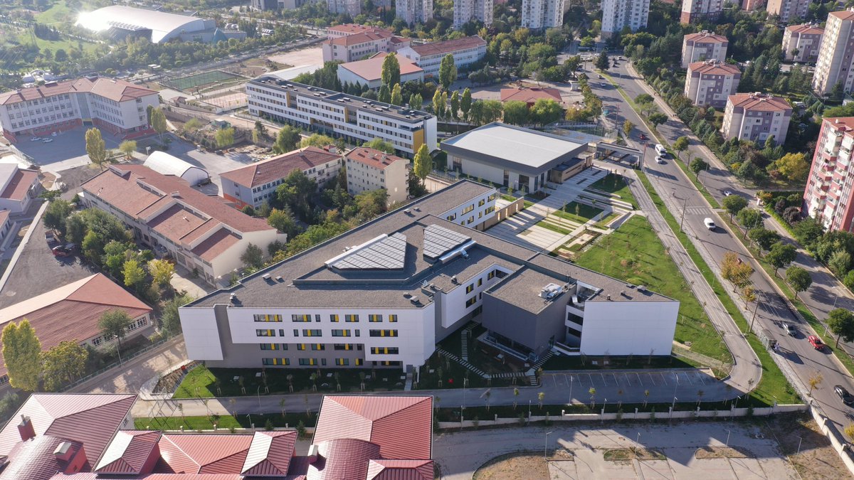 SerbestMimar's tweet photo. Birçok programın bir araya geldiği CBN Mimarlık tasarımı Ankara Erman Ilıcak Fen Lisesi, etkileşimli alanlarının farklı noktalarında çeşitli mekansal deneyimleri öngörerek mekansal süreklilik yaratmayı amaçlıyor. 

https://t.co/8EV5CCewC0 https://t.co/XPO0utOePL