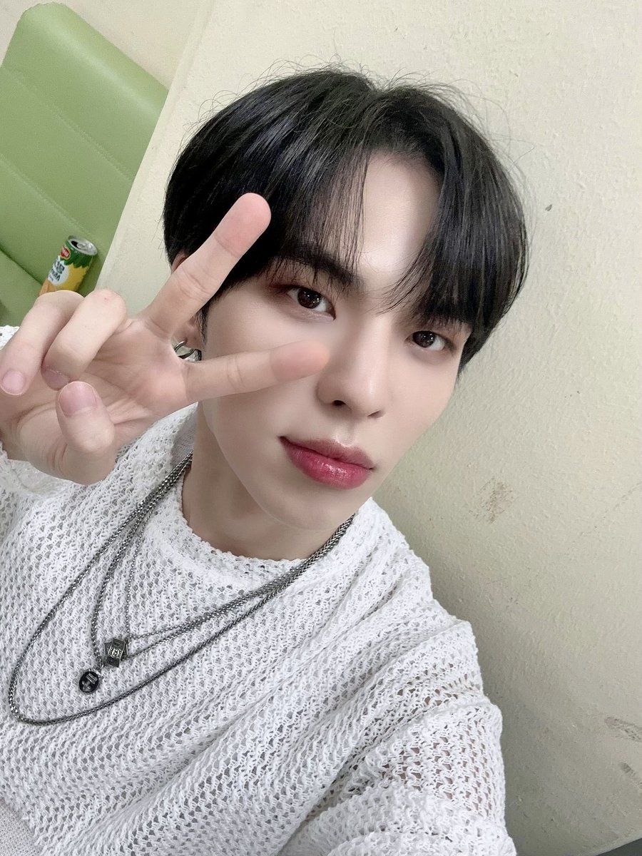 CIX_twt's tweet photo. 행복했당🥰

#CIX #FIX #BX #이병곤 #병곤 #평픽사💙 https://t.co/KLG9NOICbW