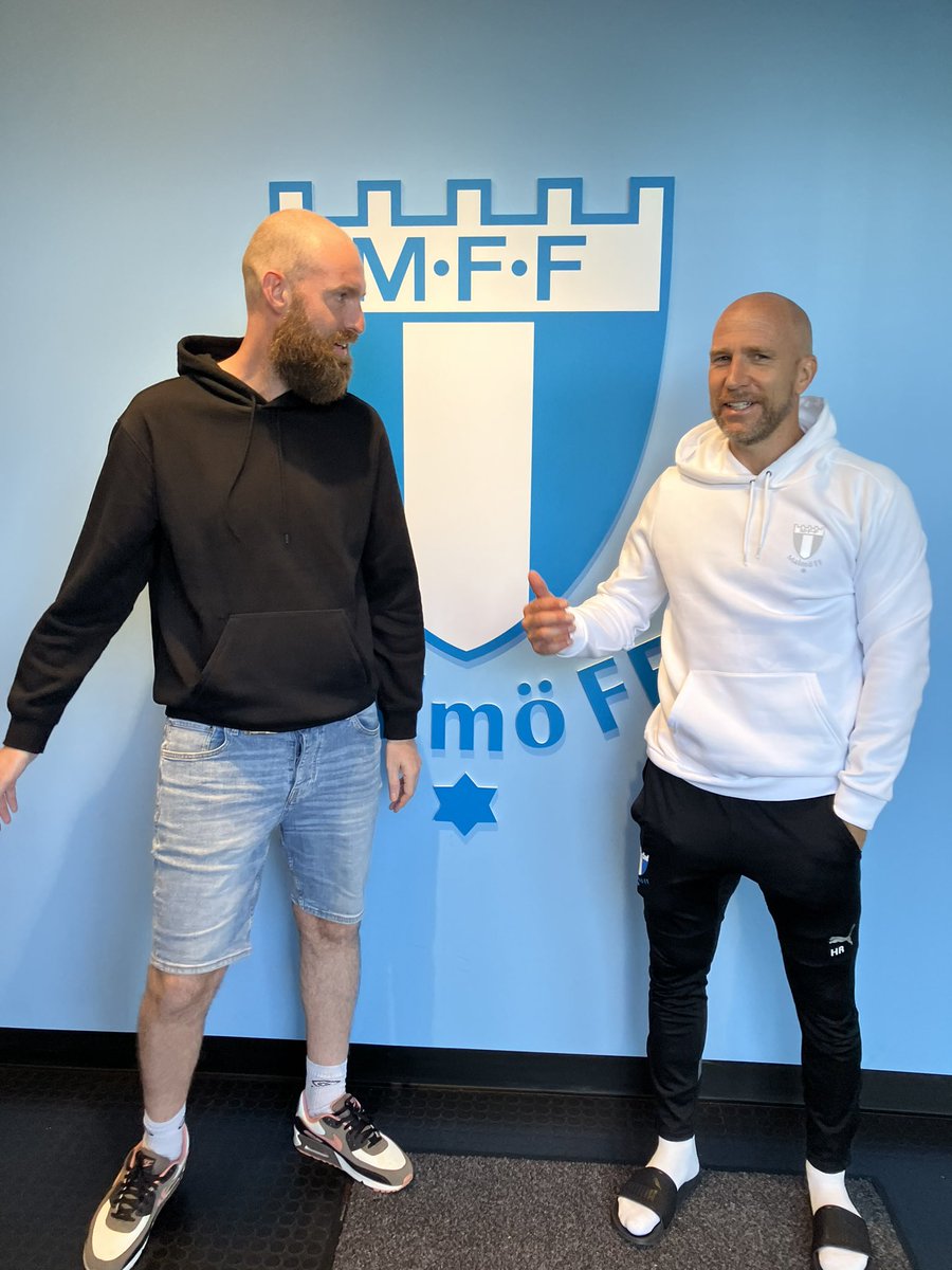 stirling_j's tweet photo. I’m just back from a fantastic trip to Malmö FF.
Thanks so much to Henrik Rydström, @OlssonTheodor @sartinfalk @MakPakhei @Jaisegura @j_hansson_lilja and all staff/players who made me feel so incredibly welcome.
A brilliant few days with top people in a top ⚽️ environment.
🙏❤️ https://t.co/21rKJ4MPyB