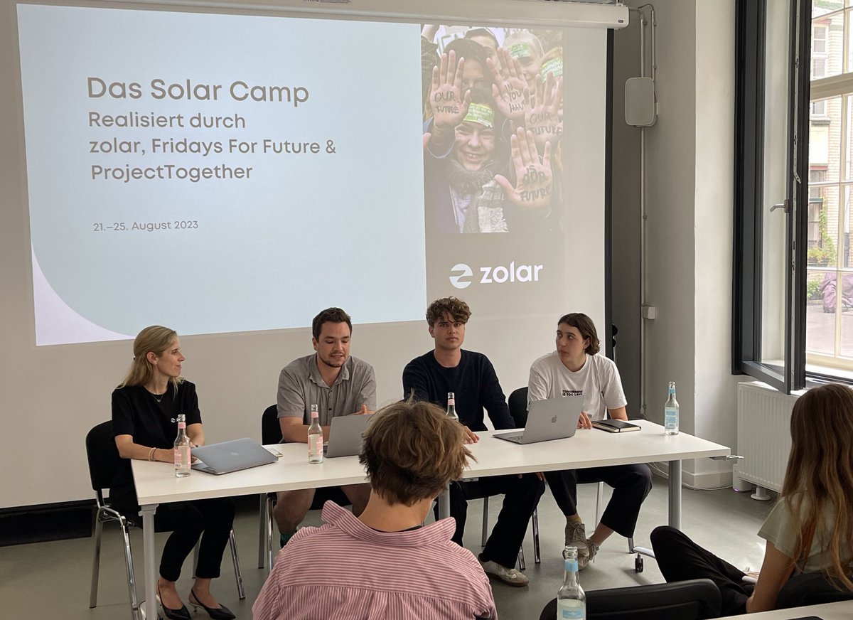 LIVE vom ersten Berliner #Solarcamp zusammen mit <a href="/FridayForFuture/">Fridays for Future Germany</a> bei <a href="/zolar_de/">zolar</a>: „Radikale Wirksamkeit“ ist gefragt, es braucht radikal wirksame Lösungen für #Klimagerechtigkeit sagt <a href="/linusdolder/">Linus Dolder</a> von FFF #Fachkräftemangel ✊#Klimakrise