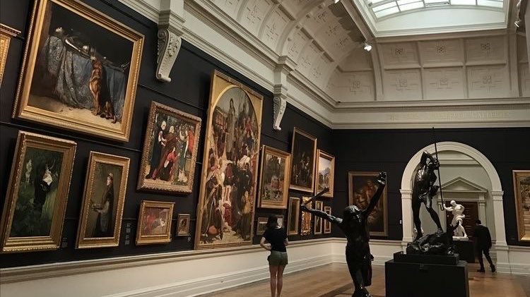 malusokay's tweet image. Museum dates 🏛