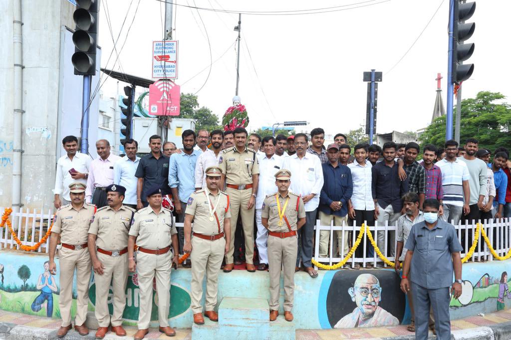 Garlanded the statue of Raja Bahadur Venkatram Reddy at Narayanguda cross roads on the occasion of his 154 rth birth anniversary. He was a great man who rose to become the Kotwal or Commissioner of Police Hyderabad City in 1920 under the Nizams and he took lot of steps to improve…