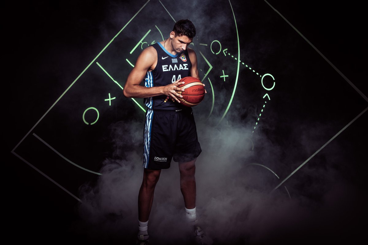HellenicBF's tweet photo. For the love of the game...
 @D_Mitoglou 
@FIBAWC #FIBAWC #PantaDipla #WinForHellas #HellasBasketball 🏀🇬🇷
(📸 @FIBA) https://t.co/SJcrcpLF8k