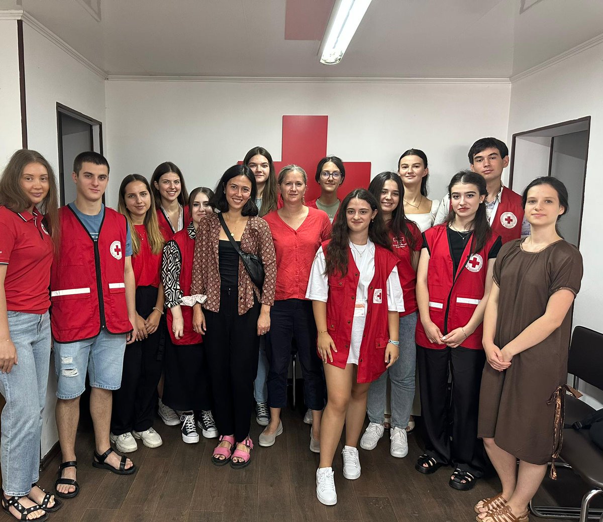 MdRedcross's tweet photo. Joanna Reid and Thalia Chin from the
@BritishRedCross made a working visit to three branches of the @RedCrossMoldova. They were informed about the basic activities of the NS especially those of involvement of refugees in the communities.
#volunteers #refugees #RCbranches https://t.co/dC7QXZSBkh