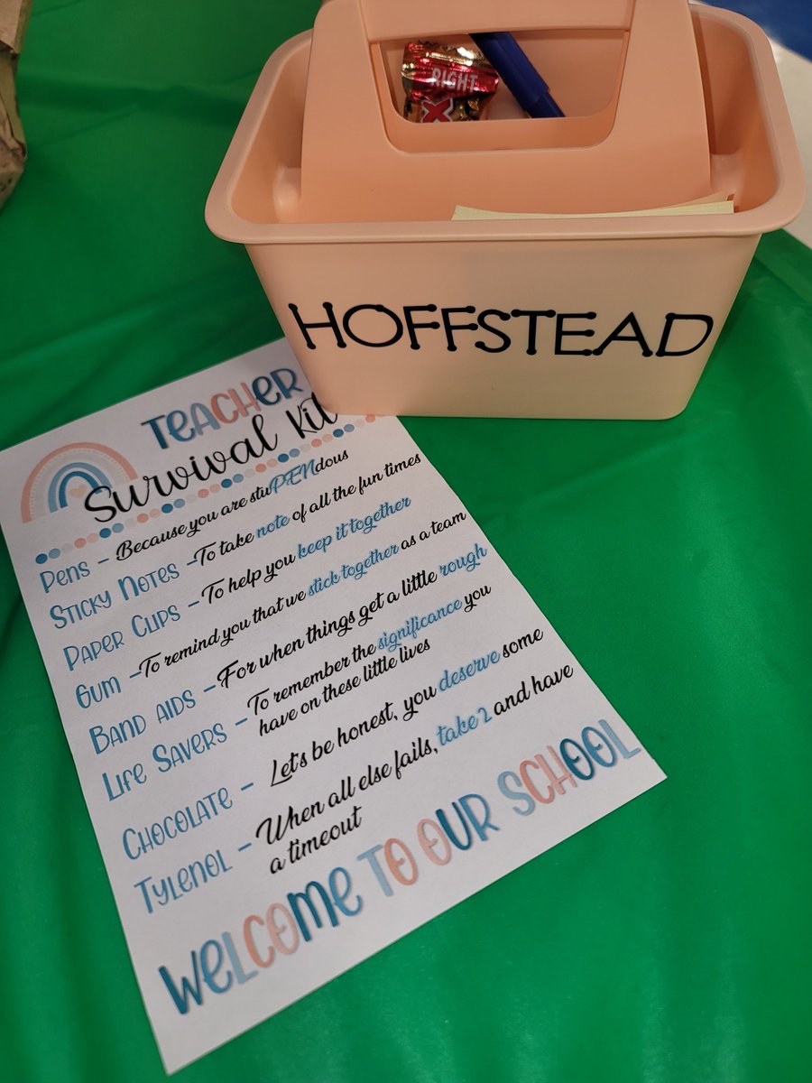 HoffyJAMClass's tweet photo. Big smiles....
I am a @LoydEAuman Bear!
Thanks to Admin, for this treat and the fun activities!

LIGHTS, CAMERA, LEARN!!!!!

#BOY #staffmeetings #teamwork https://t.co/RmaJuFCu39