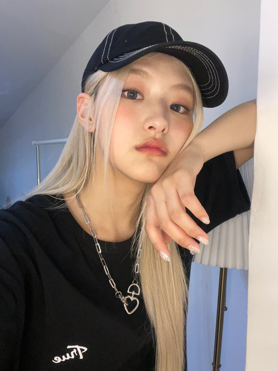 [하늘🦋☁] 첫 번째 착은 블립 컨텐츠 “쉿”🤫
두 번째 착은?!?🤔🔥

#KISSOFLIFE #키스오브라이프 #KIOF
#HANEUL #하늘