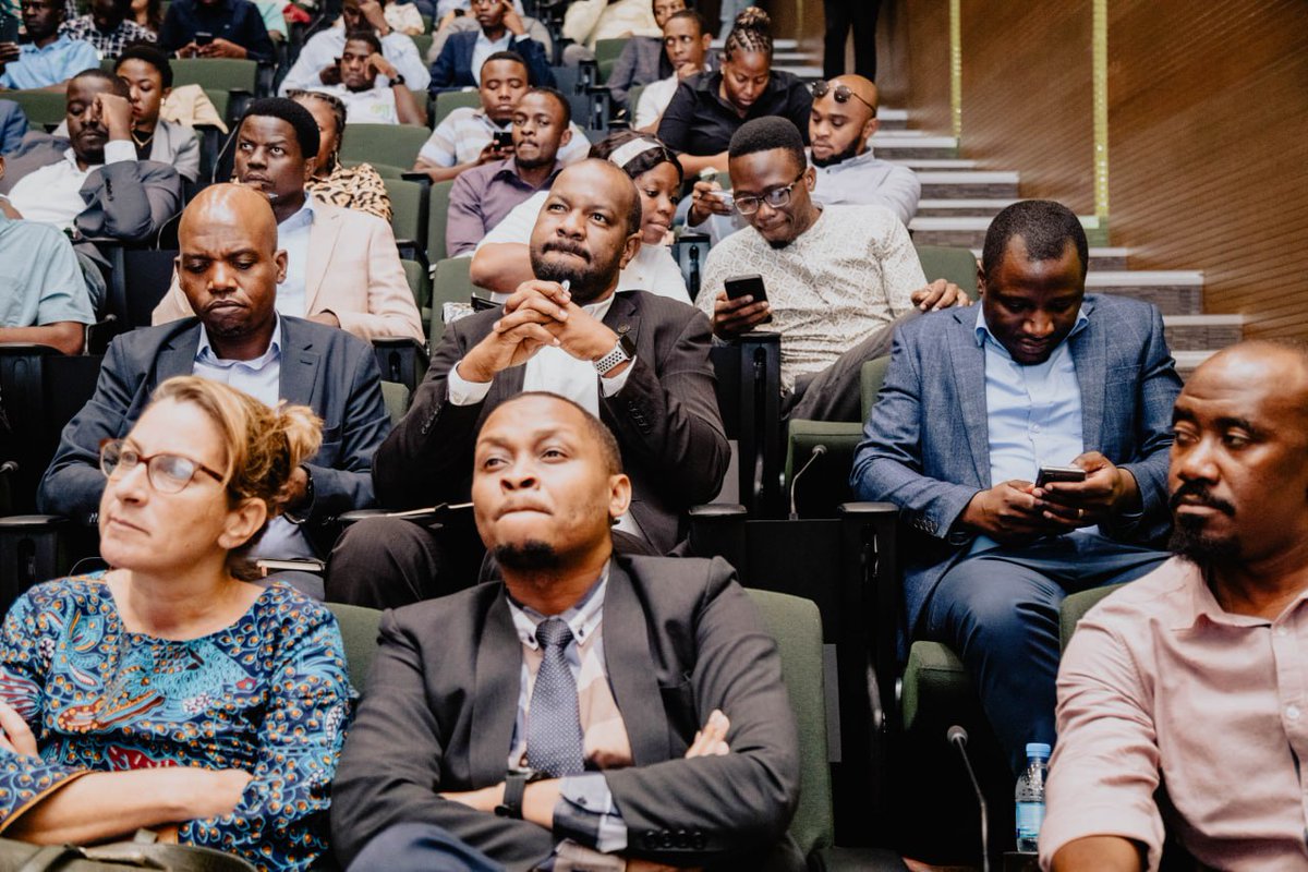 Faces at the ongoing  #SIT2023 by <a href="/Habarihubtz/">Habarihub_tz</a> by <a href="/MwananchiNews/">Mwananchi Newspapers</a> ...... <a href="/mBongo/">Mrusha Jones</a> wasn't buying whatever was being sold to him 😀