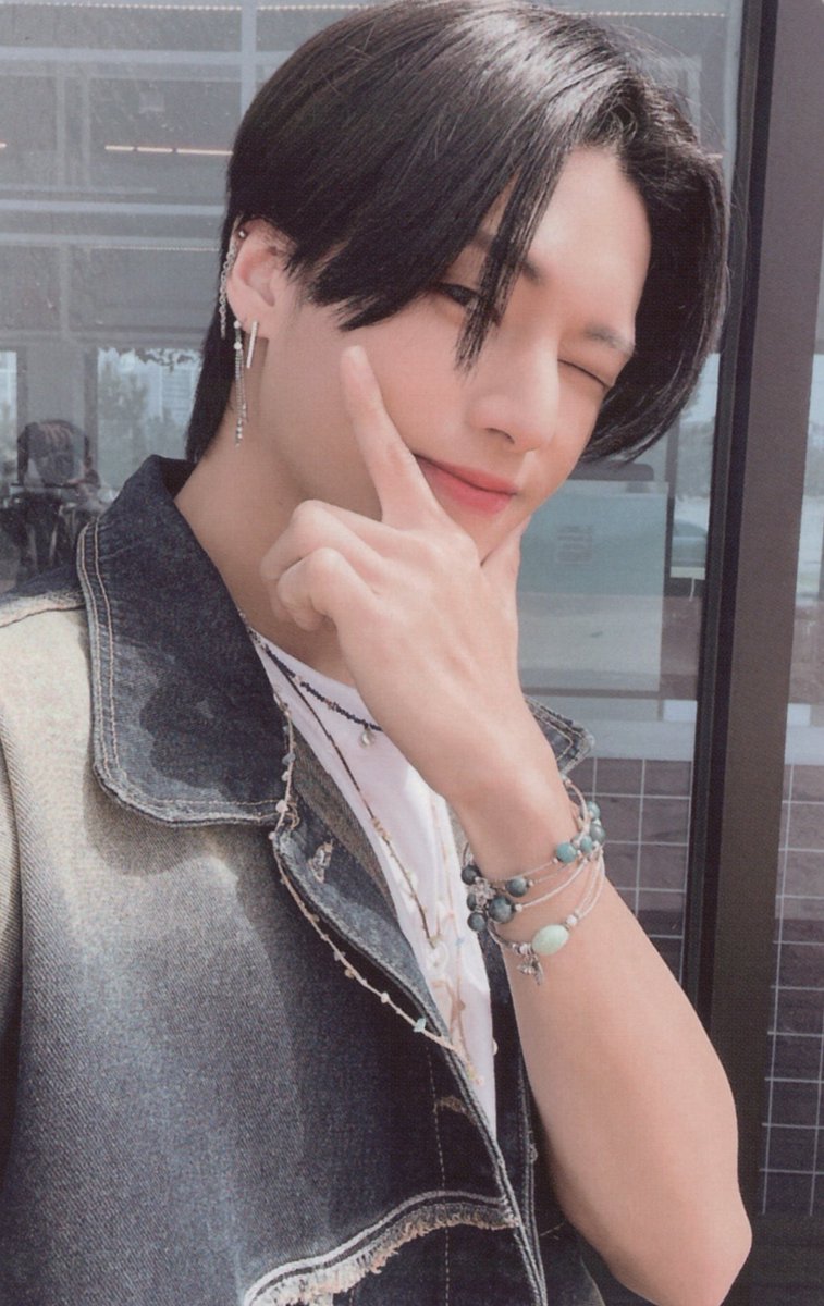 📷 ˖ ࣪ . 𓂃 
محتويات وويونق من كُتيب صور صيف عام 2023!
<a href="/ATEEZofficial/">ATEEZ(에이티즈)</a>