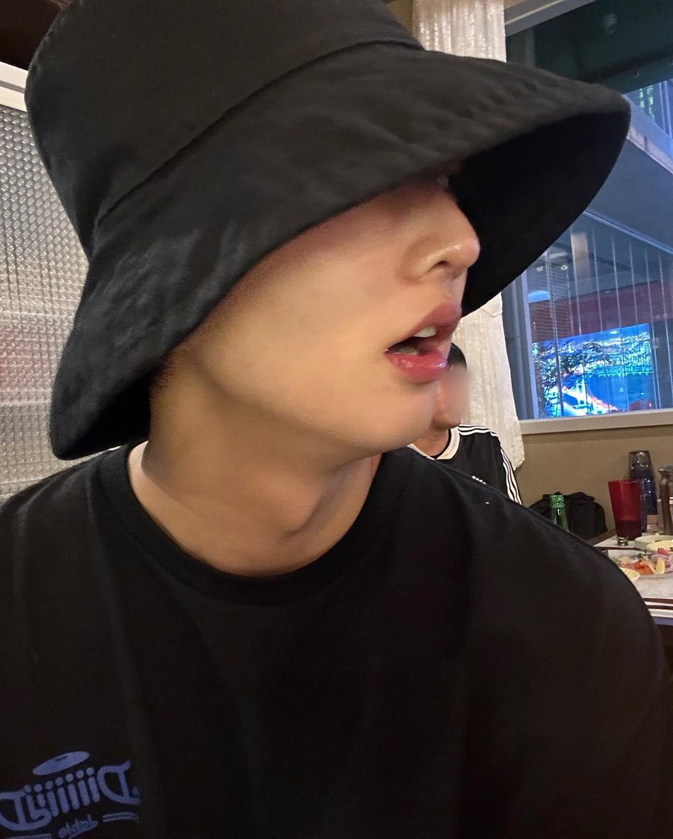 jongbinfiles's tweet image. [📸] 230822 | Yoon Jongbin (900_0ng) Instagram Update.

"These days"

#윤종빈 #YoonJongBin