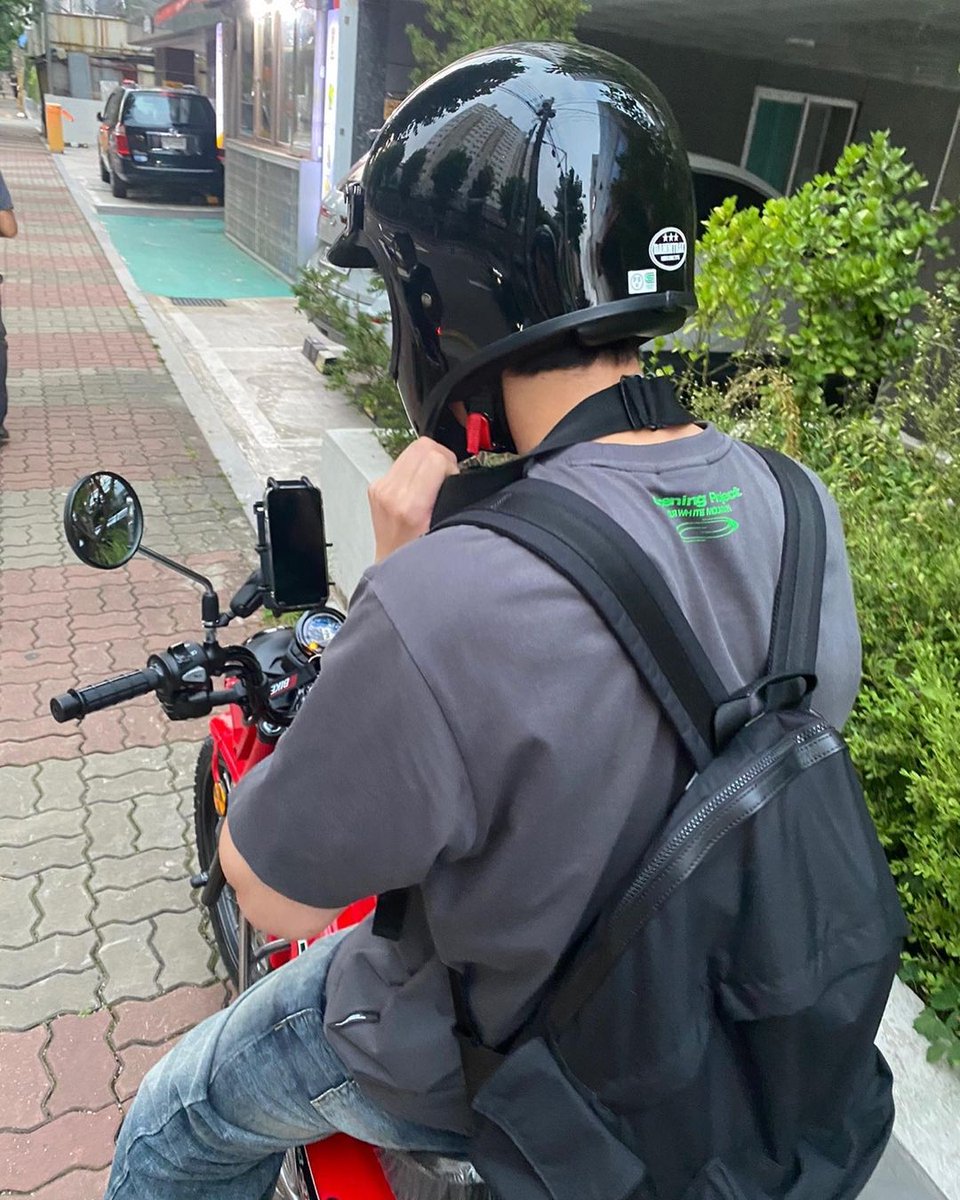 jongbinfiles's tweet image. [📸] 230822 | Yoon Jongbin (900_0ng) Instagram Update.

"These days"

#윤종빈 #YoonJongBin