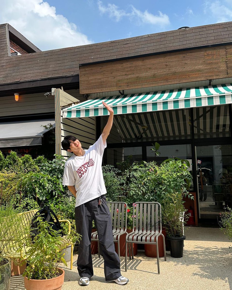 jongbinfiles's tweet image. [📸] 230822 | Yoon Jongbin (900_0ng) Instagram Update.

"These days"

#윤종빈 #YoonJongBin