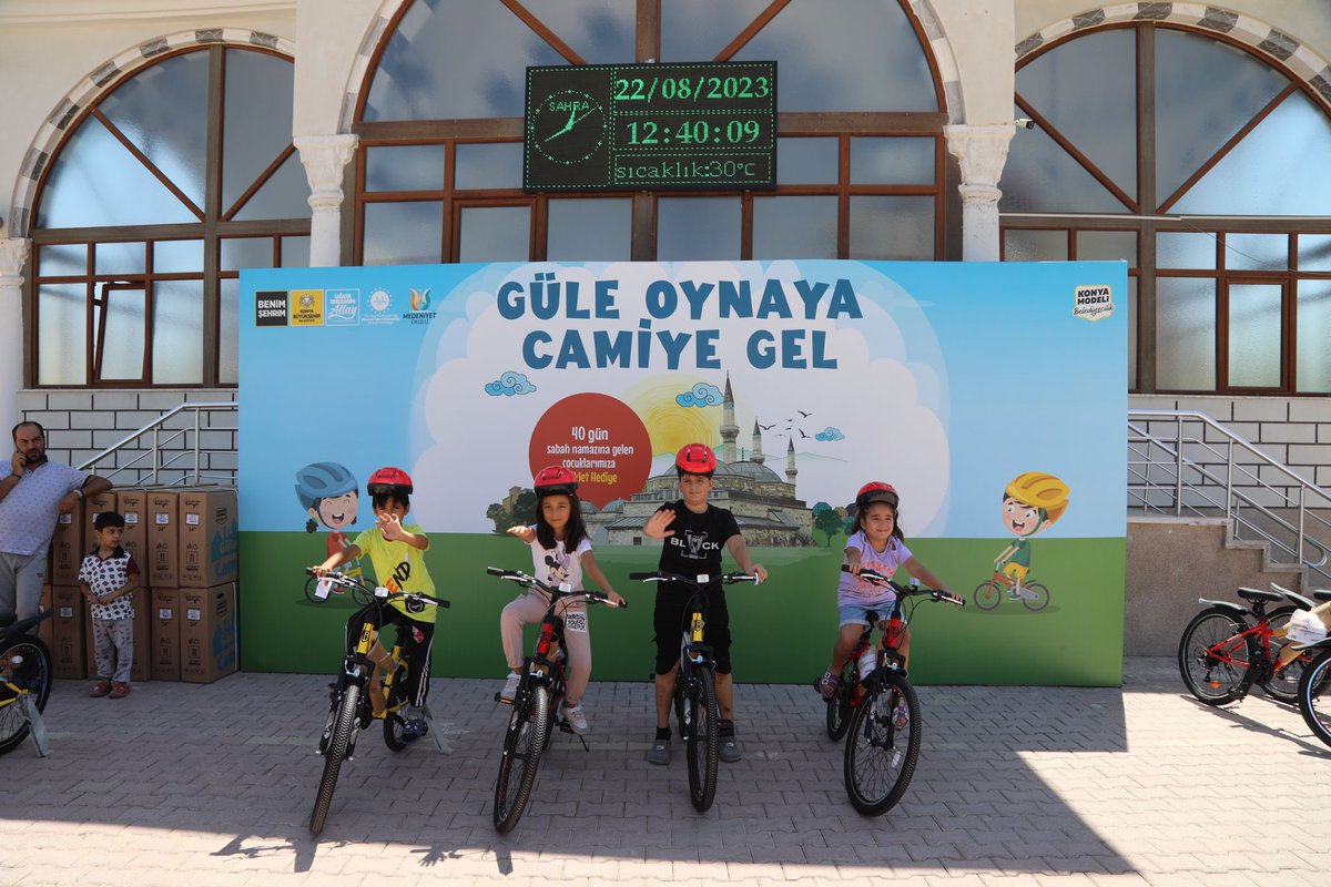 u_ibrahim_altay's tweet photo. Güle Oynaya Camiye Gel projemizde bisiklet dağıtımına başladık. 

Bir hafta içinde 24 bin 290 çocuğumuza bisikletlerini teslim edeceğiz. 

Bu yılki projeyle birlikte şu ana kadar verdiğimiz bisiklet sayısı 91 bin 250 olacak.

Bugün merkez dışındaki 13 ilçemizde dağıtımı tamamlıyoruz. 

Hayırlı Olsun.