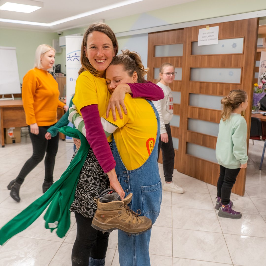 childrenlaughUK's tweet image. Laughter is universal. Tag a friend who always makes you smile! 😃😁🫶

#LaughterIsUniversal #SmileMaker #FriendshipGoals #SpreadJoy #HappinessMatters #PositiveVibes #SmilesAllAround #TagAFriend #JoyfulMoments #LaughMore #FriendsWhoMakeYouSmile #ShareHappiness