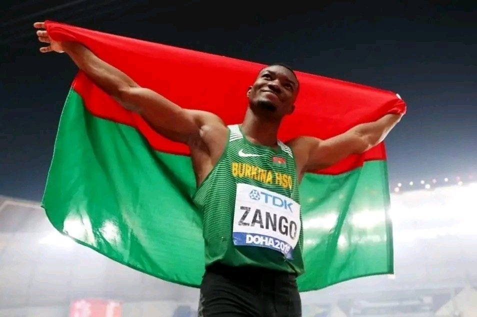 rouamba_olivia's tweet photo. Toutes mes félicitations au triple sauteur burkinabè Hugues Fabrice ZANGO, qui a remporté ce lundi 21/08/23, la médaille d'or lors du championnat mondial d'athlétisme de Budapest, avec un saut record de 17,64 m. https://t.co/M8IG5IuK0Q