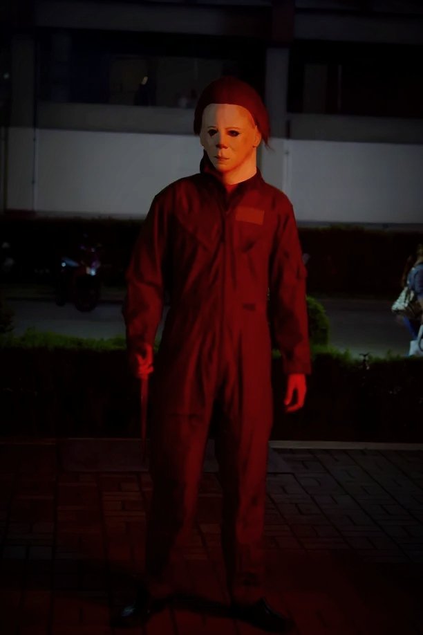MichaelMyersPH's tweet photo. October 27, 2018 - A quick visit to Eton Centris in the night where Michael Myers Philippines Unofficial stayed for an hour to visit fellow familial friends and pull-off a scare 🔪🎃

#MichaelMyers #michaelmyersph #michaelmyersphilippines #michaelmyersphilippinesunofficial https://t.co/CLPTyinE1a