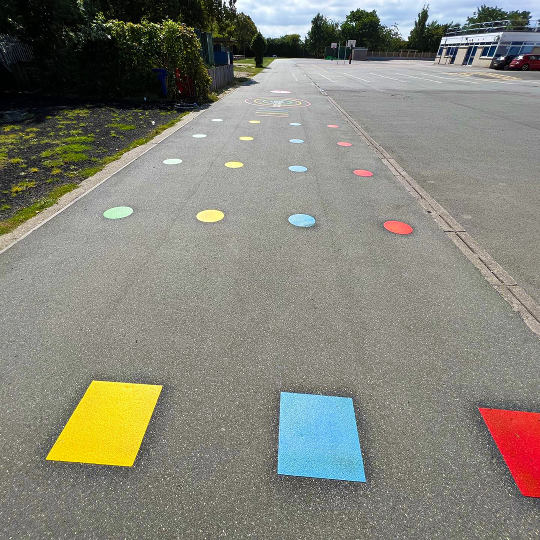 ThermmarkINT's tweet photo. A bunch of fun activities installed last week for the lucky children at East Tilbury Primary School! 🦈 🏃‍♀️ 🕺 #playgroundgames #outdoorplay #sportpremium #playgroundmarkings #anewadventureeveryday https://t.co/hZ1BvugL1G