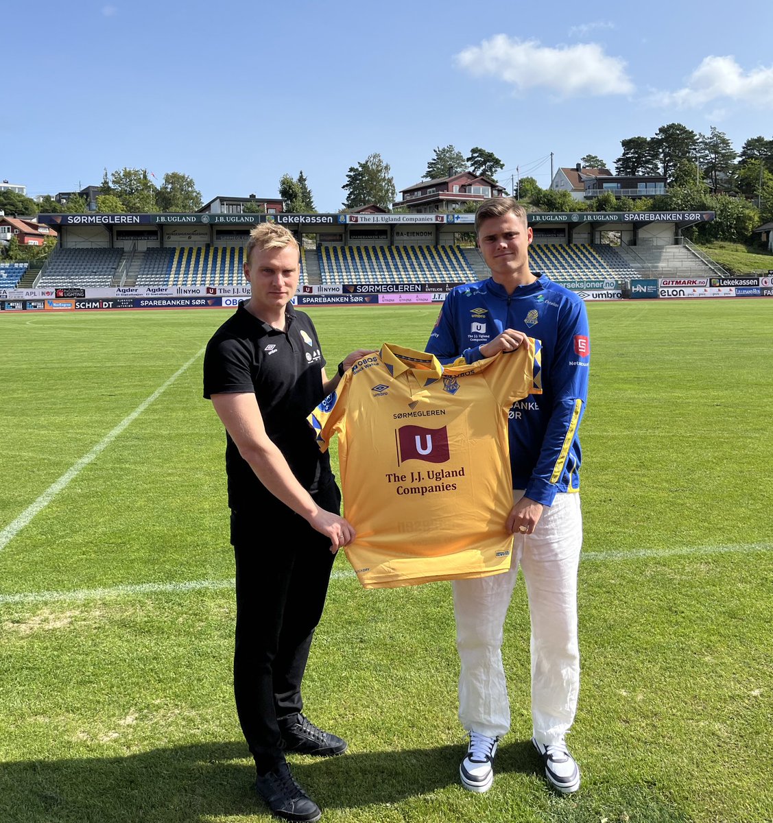 Spisstalentet Andreas Endresen signerer for Jerv!✍🏻🤩 Vi ønsker han hjertelig velkommen! 💛💙 fkjerv.no/nyheter/andrea…
