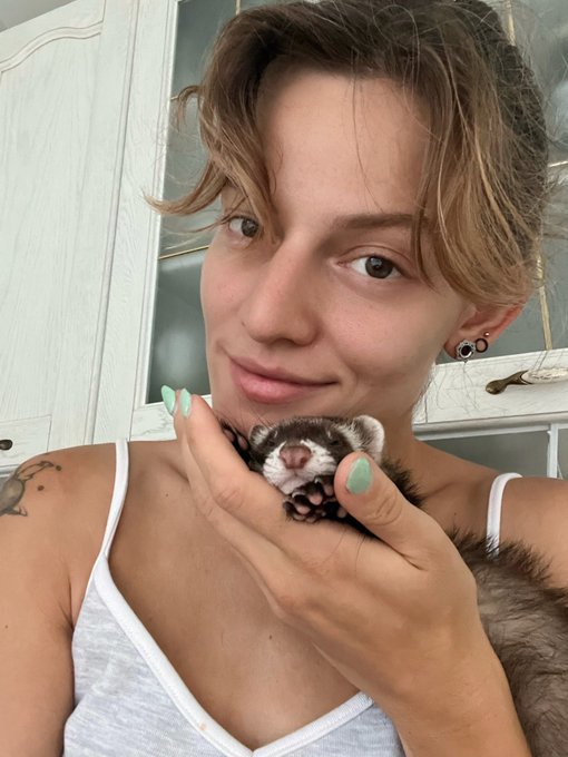 Michelle Moon Sugar’s pics and videos