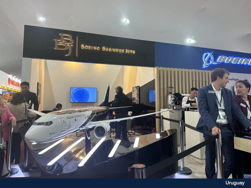 AeropuertosUY's tweet photo. Participamos de la Annual Latin American Business Aviation Conference &amp; Exhibition organizada por la Asociación Brasilera de Aviación General. Una feria dedicada a la aviación general y ejecutiva que reunió a los principales actores de la industria.

#LABACE2023 https://t.co/b9ucRXlpS2