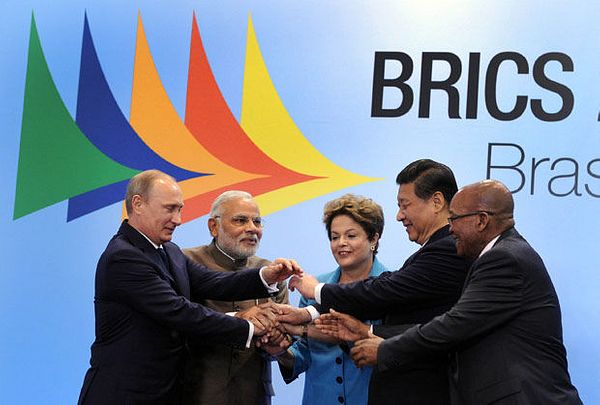 Megatron_ron's tweet photo. BREAKING:

The BRICS bank is preparing to lend in South African and Brazilian currencies to reduce reliance on the US Dollar

The blow to the dollar continues.  The BRICS bank will be a direct competitor to the World Bank, which is one of the main goals of the BRICS.  

As the president of Brazil, Lula, once said: 

"The World Bank purpose is to destroy small countries that are in trouble and need help.  The BRICS bank will be the opposite of that."