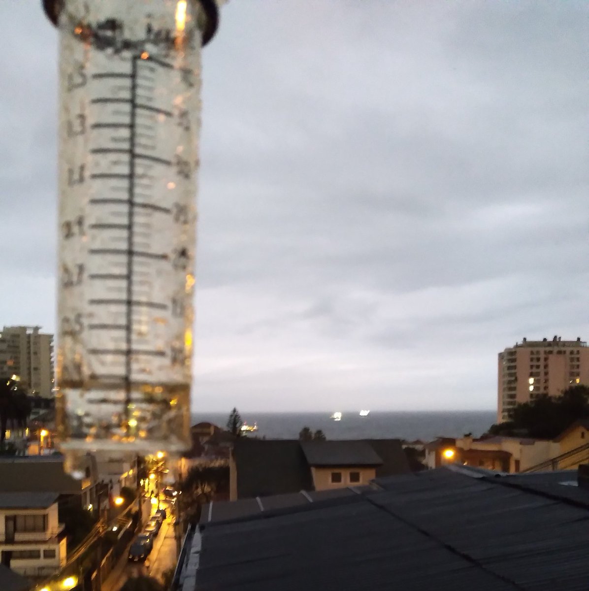 Off_Valpo's tweet photo. @Oriettaf @jonytorre_cl Total de #agua_caída hasta las 08 AM:
@Cp_Quintero 1,0 mm.
@Valparaiso
Faro Punta #Duprat 1,6 mm.
Faro Punta #Ángeles 6,2 mm.
Faro Ext. #Molo Abrigo 7,9 mm.
#San_Antonio
Faro Punta #Panul 5,1 mm.
CP. Juan Fernández 18 mm.
https://t.co/FIQWSx9q3X https://t.co/2UXUwDNGTU